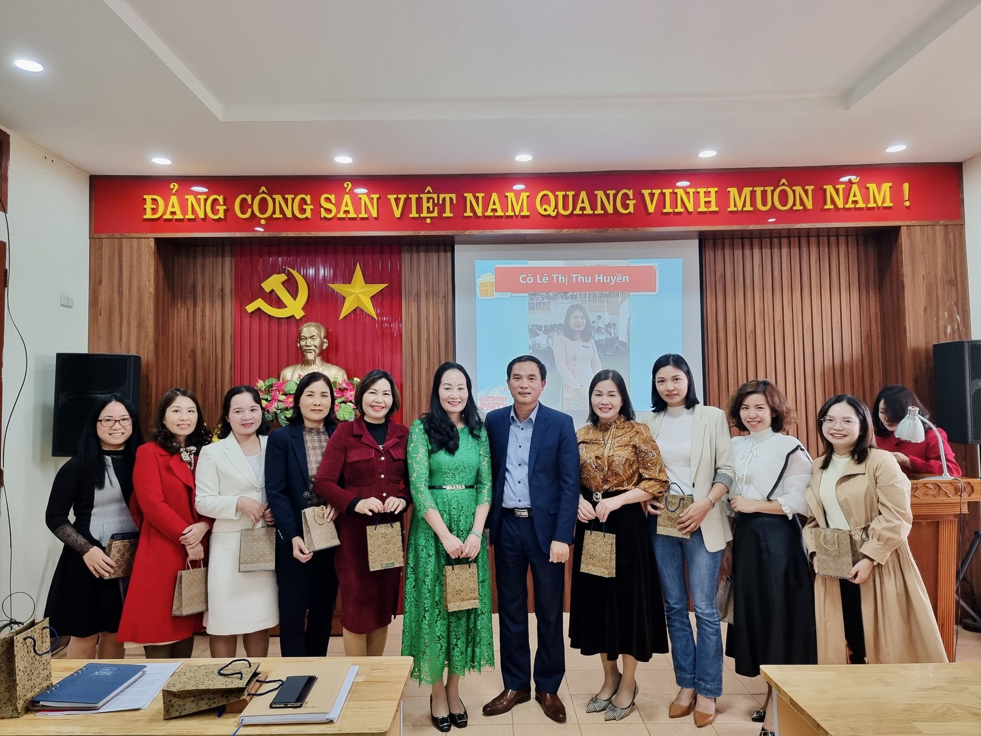 Chúc mừng CBGVNV có ngày sinh trong quý I.